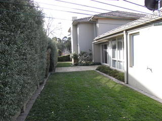 Side of House (2010-06-08)