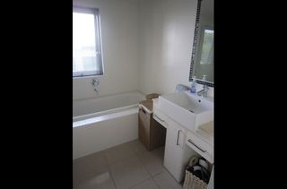 Bathroom (2012-12-04)