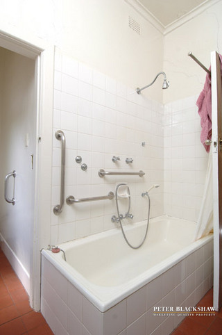 Bathroom (2006-02-16)