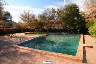 Pool (2011-05-26)