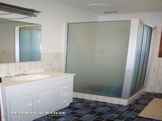 Bathroom (2011-11-11)