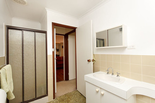 Bathroom (2013-12-03)