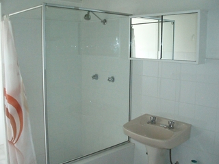 Bathroom (2013-12-06)