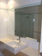 Bathroom 2 (2010-04-29)