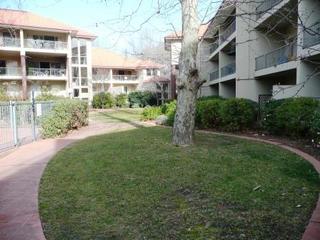 Courtyard (2014-06-04)