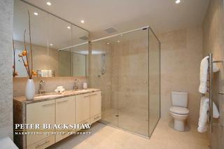 Bathroom (2010-11-20)