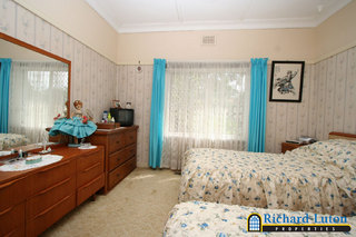 Bed 1 (2006-06-01)