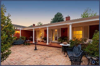 Courtyard (2014-06-26)