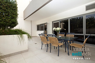 Alfresco Dining (2014-09-02)