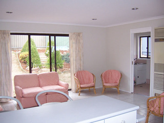 Family room (2007-02-09)