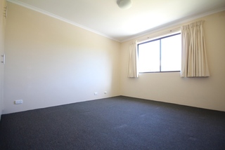 Bedroom 2 (2014-02-04)