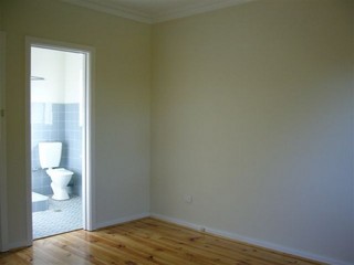 Bedroom 1 (2011-05-20)