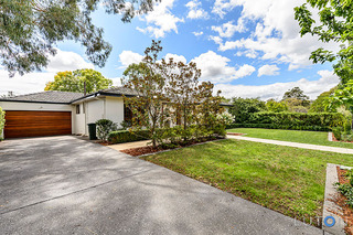 Garage and Front Garden (2016-02-03)