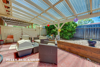 Covered entertaining area (2016-06-02)