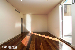 Dining Room (2011-05-26)