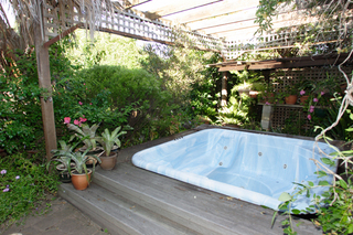 Outdoor Spa (2005-11-24)