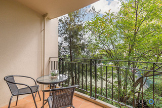 Balcony (2016-04-01)