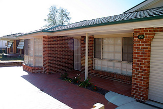 Front entrance (2005-06-15)