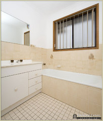 Bathroom (2009-10-02)