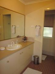 Bathroom (2013-03-13)