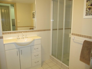 Bathroom (2014-06-15)
