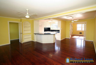Family room (2005-11-10)