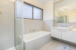 Main bathroom (2017-07-06)