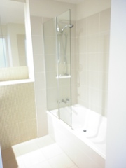 Main bathroom (2012-08-28)