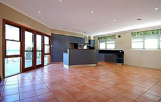 Kitchen Family (2004-08-26)