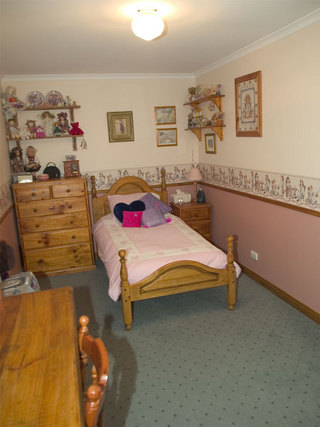 Bed 2 (2004-11-22)