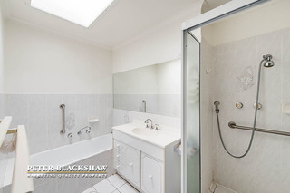 Main bathroom (2017-03-22)