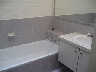 Bathroom (2012-07-18)