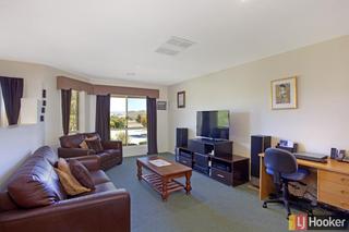 Lounge Room (2013-04-19)