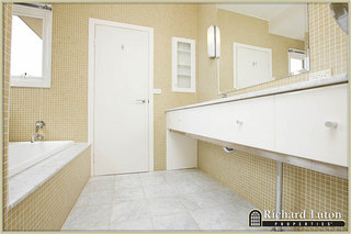 Ensuite (2010-12-09)