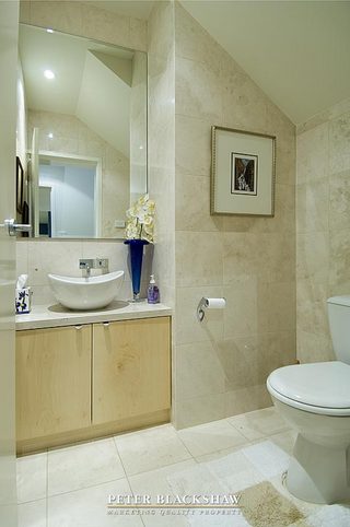 Powder room (2007-05-25)