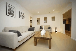 Family room (2007-05-24)
