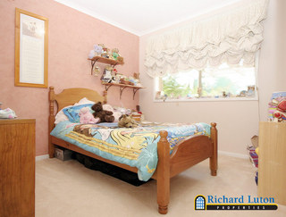 Bed 2 (2005-11-25)