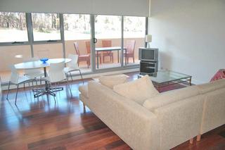 Lounge (2010-11-30)