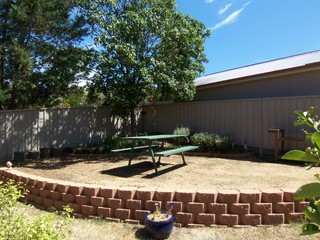 Lovely garden area (2010-01-10)
