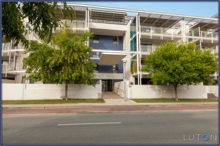 Front of Complex (2013-01-15)