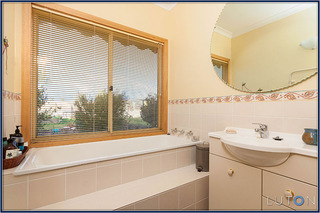 Main Bathroom (2013-08-29)