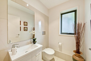 Powder Room (2011-11-10)