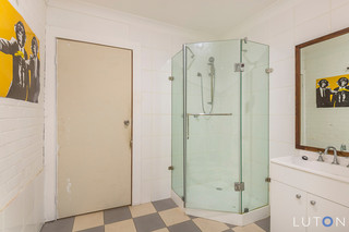 Bathroom (2016-08-24)