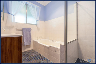 Bathroom (2014-09-16)
