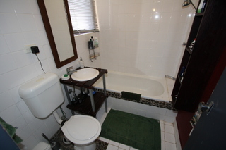 Bathroom (2009-05-21)