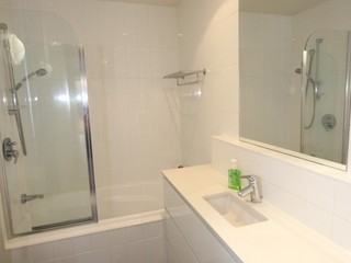 Bathroom (2018-11-02)