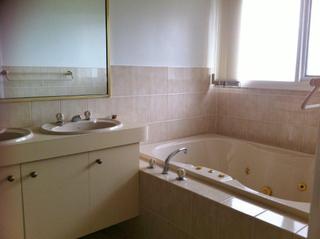 Bathroom (2012-12-20)