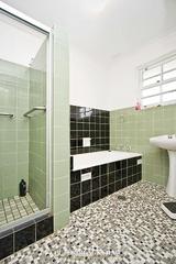 Bathroom (2010-07-26)