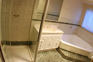 Bathroom (2014-06-12)