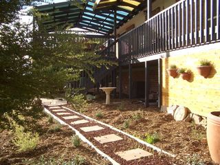 Pathway to deck (2007-03-16)